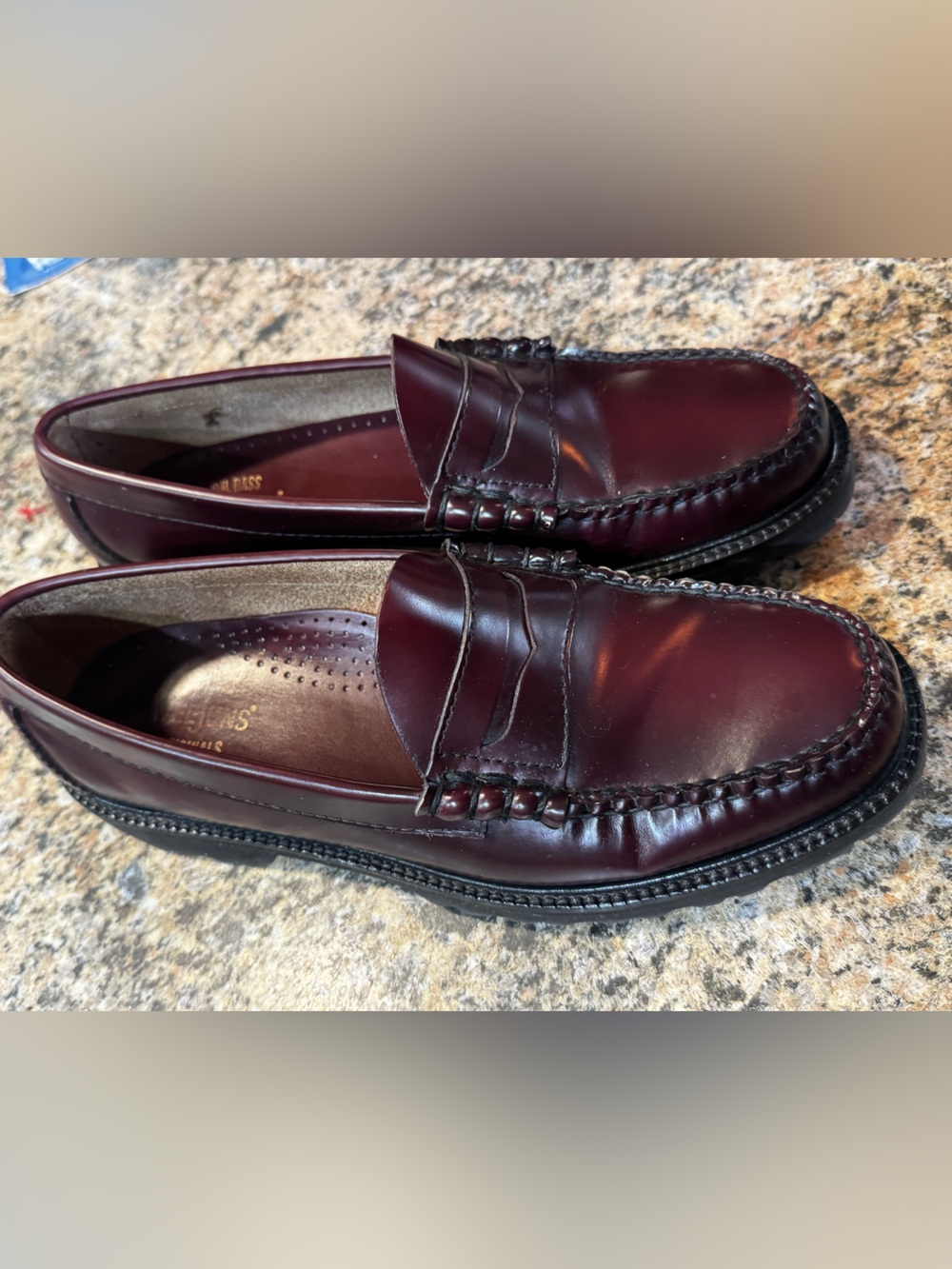 G H Bass Weejuns Penny Loafers men’s Larson Lug Sz US 8.5 D extra Light leather